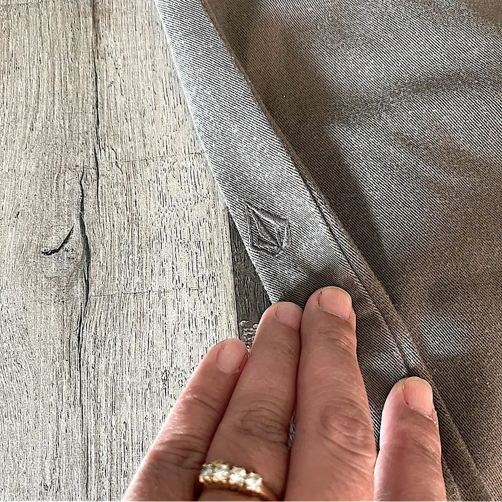 Volcom Khaki Colored Joggers Size Large - Picture 2 of 11